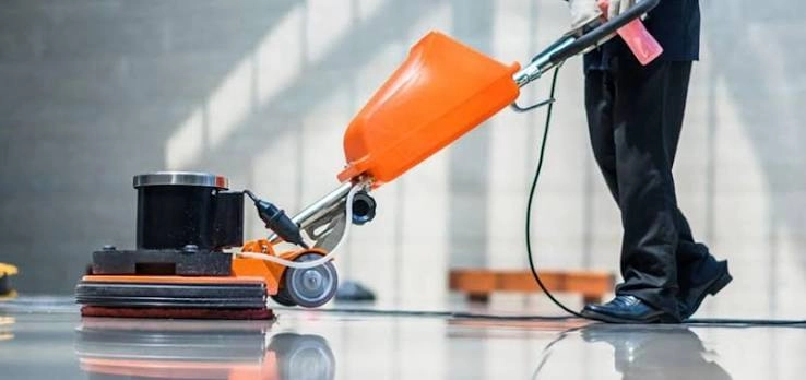 Döşəmə təmizləyicisini necə seçmək olar? Müxtəlif materiallar üçün təhlükəsiz təmizləmə üsulları